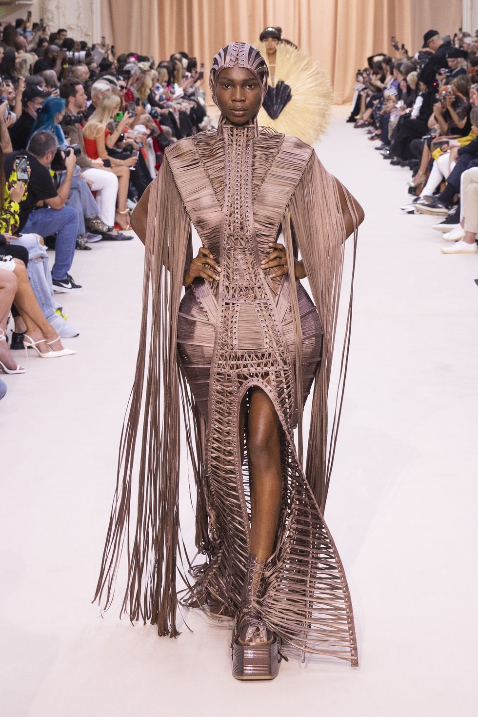 jean-paul-gaultier-by-o-rousteing-hcfw22-23-look50-jpg-1657215406