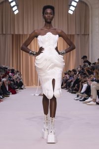jean-paul-gaultier-by-o-rousteing-hcfw22-23-look54-jpg-1657215407